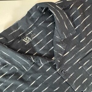 VRST Short Sleeve Button Up Shirt Men's Large Navy Blue Geometric Pattern Casual